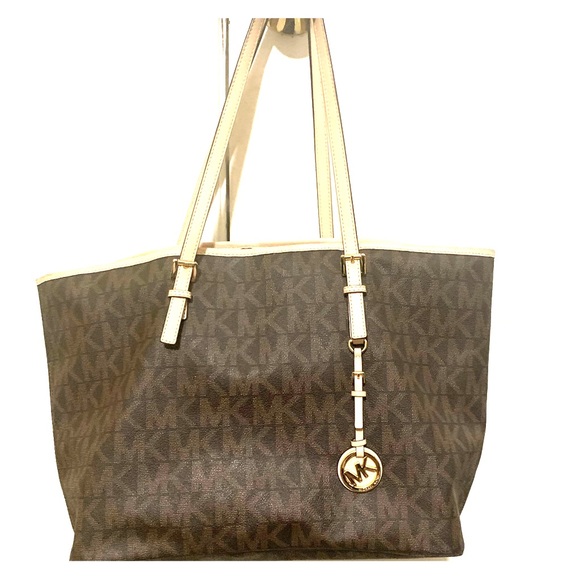 Michael Kors Handbags - Michael Kors Purse